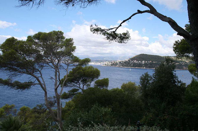 Vue depuis les  terrasses de la Villa SANTO SOSPIR . C*  Chiara COLOMBINI