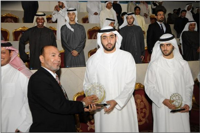 S.A. RASHID BIN SAUD AL MUALLA , PRINCE HERITIER et MR. GALAM HALEM PT; DE EMIRATES CANADA  UNIVERSITY  COLLEGE