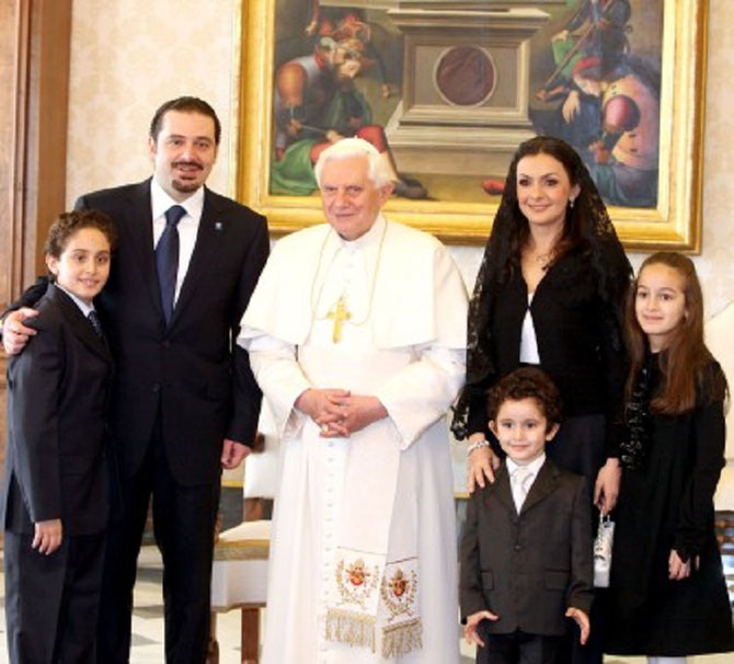 FEVRIER 2010. SAAD HARIRI et sa famille reçus par le Pape. Son épouse Lara, leurs enfants : Hounam (1999), Abdulaziz (2005), Loulwa (2001)