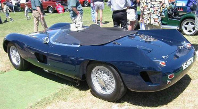 2001. PALO ALTO CONCOURS D'ELEGANCE . LA TALBOT-MASERATI DUBONNET BARQUETTE DE COURSE 1956.