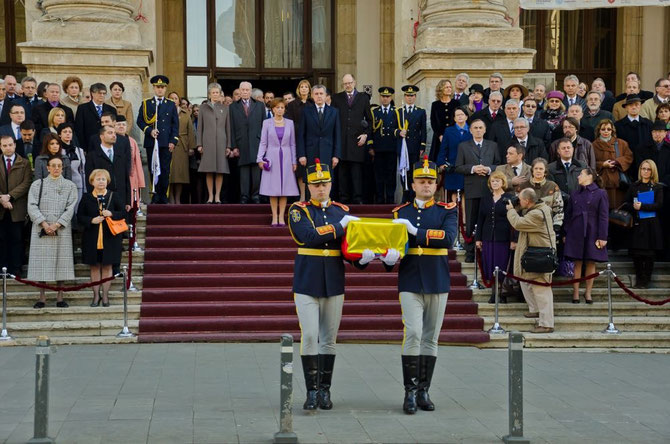 3 NOVEMBRE 2015. LE COEUR DE LA REINE MARIE (1875-1938), née de SAXE COBOURG-GOTHA, DEPOSE DEPUIS 1971 AU MUSEE D'HISTOIRE NATIONAL DE BUCAREST A  REJOINT PELISOR.......... C*   PHOTO DANIEL ANGELESCU