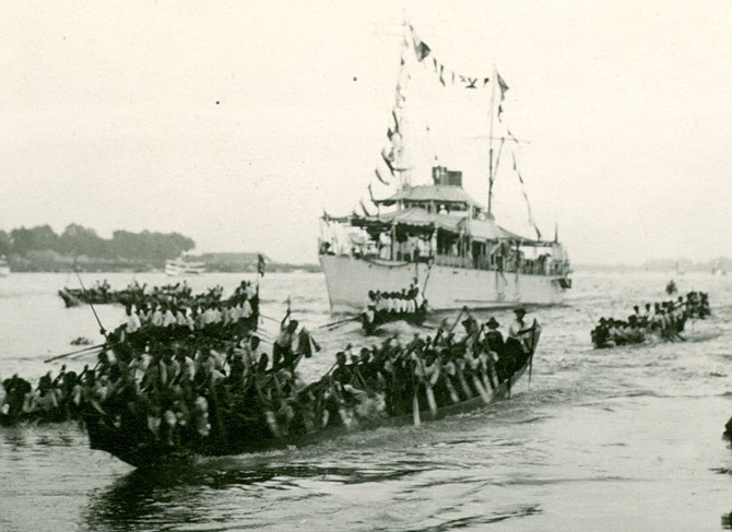 PHNOM-PENH. 23 NOVEMBRE 1925. ARRIVEE DU "GOUGAL" - GOUVERNEUR GENERAL - VARENNE.