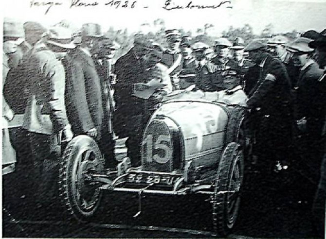  Jeudi 25 Avril 1926 XVIIe TARGA FLORIO 324km. A.D ARRIVE 5e avec sa BUGATTI Type 35 S8 2.0. Derrière E. MATERASSI 4e conduisant une HISPANO-SUIZA