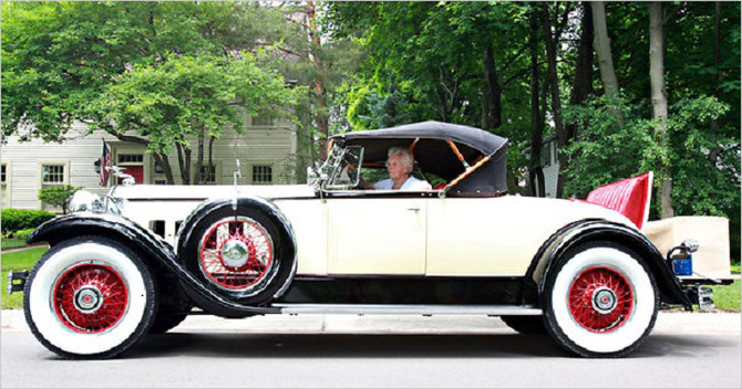 MARGARET à 102 ANS, CONDUISAIT TOUJOURS SA PACKARD 1930