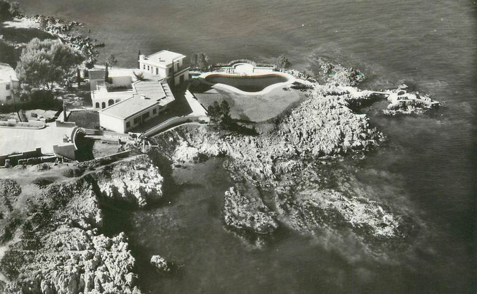 LA PARTIE PISCINE DE LA VILLA  DUBONNET QUI SE TROUVE exactement à LA  GAROUPE PRESQUE VERS LA POINTE BACON.