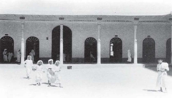 MOUBARAKYIA SHOOL DU NOM DE L'EMIR MOUBARAK AL-SABAH. PREMIERE ECOLE PUBLIQUE .INAUGUREE LE 22 DECEMBRE 1911