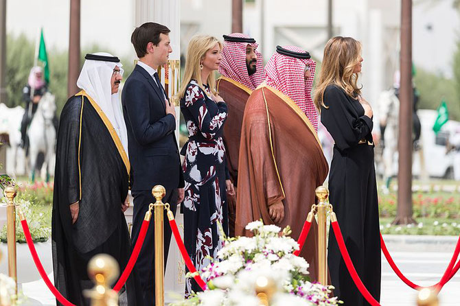 Samedi 20 Mai 2017. Jared KUSHNER, Ivanka TRUMP, MBS, MBN  et Mélanie attendent Donald TRUMP ..... C* Shealad CRAIGHEAD