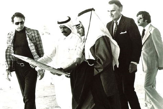 1980. S.A. L'EMIR RACHID AVEC KHALAF AHMAD AL HABTOOR