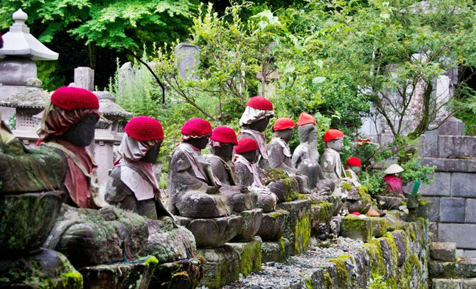 NIKKO. JOKOJI TEMPLE. C* ROBIN JU. COM