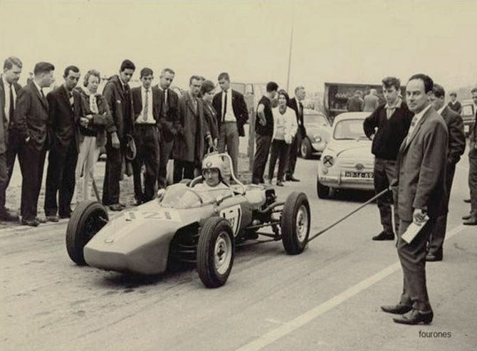 Miel Linders met de LAC BMW aan de start voor een "klim"....