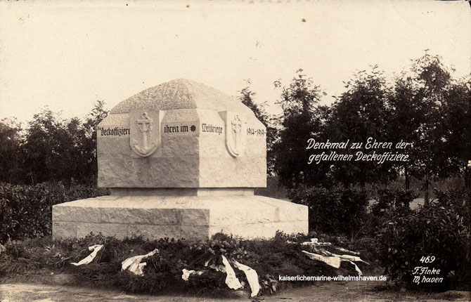 Ehrenfriedhof Wilhelmshaven Garnisonsfriedhof Denkmal Deckoffiziere