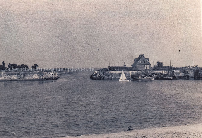 Undatierte Privataufnahme, vermutlich aus den 50er-Jahren. Die Meldestelle von 1915 blieb erhalten - alle anderen Bauten sind abgetragen