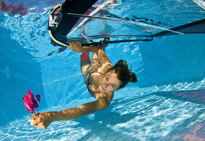 maria andres mariandres windsurf foto sumergida wind piscina