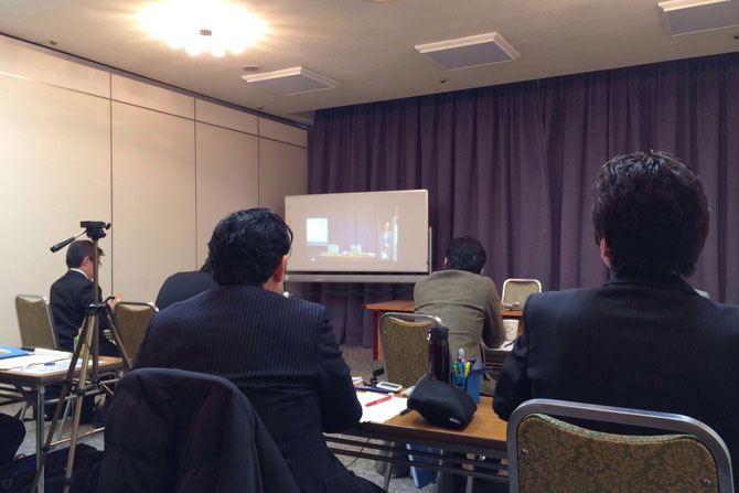 模擬講演会のVTR観察
