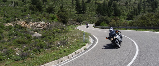 Kurvenparadies Sardinien, wenig Verkehr, toller Gripp