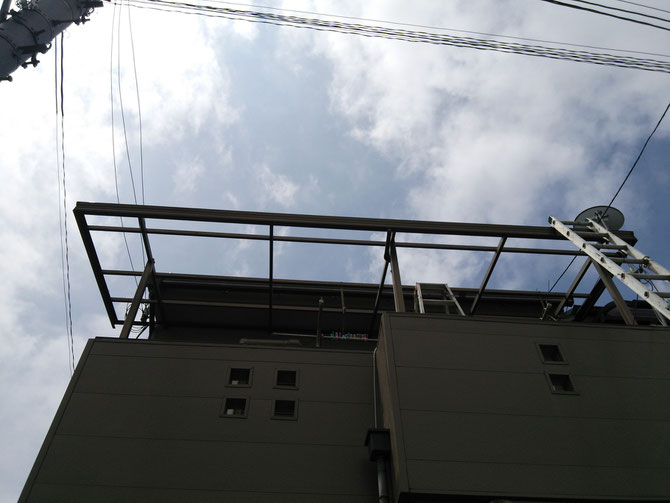 ベランダ屋根 波板