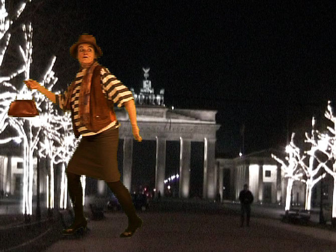 Bürotrick, Realstrickfilm, VOR und HINTER der Kamera: Christa Biedermann