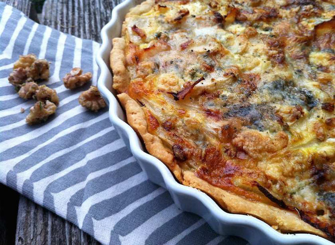 Bild: Quiche mit Fenchel, Birne, Roquefort und karamellisierten Walnüssen, by develloppa