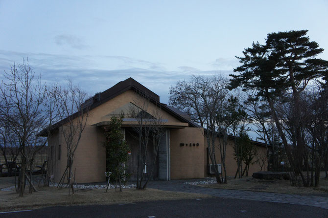 2016年の開館を迎えた、今日の樹下美術館。地元の「オアシス」を眺めると、なぜかやる気が湧いてきました