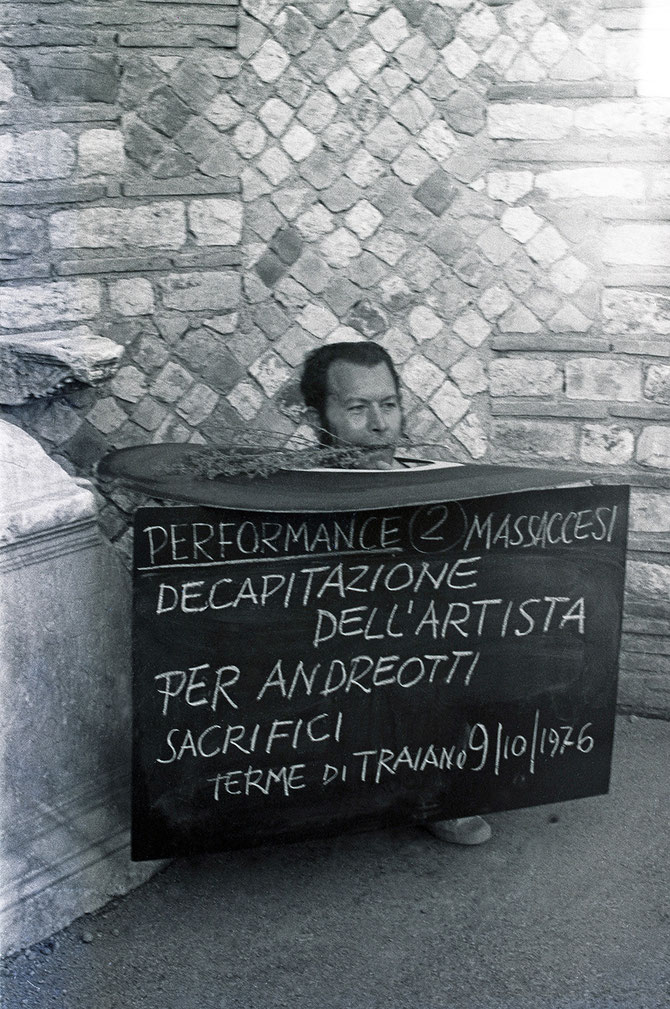 L'artista Massacesi alle terme di Traiano