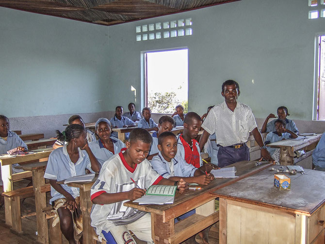 Isola di Nosy Komba, studenti in aula