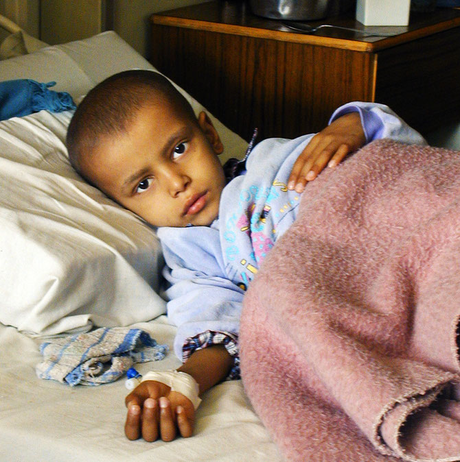 Bambino all'ospedale civile di Baghdad (2003)