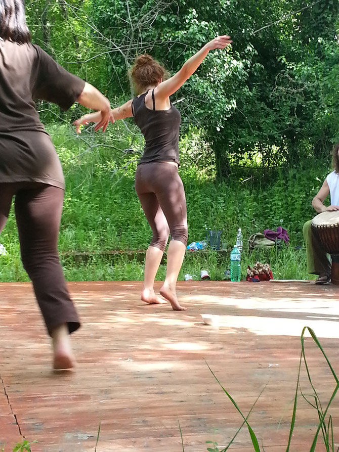 Il risveglio del corpo e dell'energia vitale - con percussioni dal vivo - toscana Aprile 2013