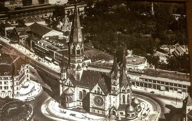 Die Kaiser-Wilhelm-Gedächtniskirche mit ihren fünf Türmen