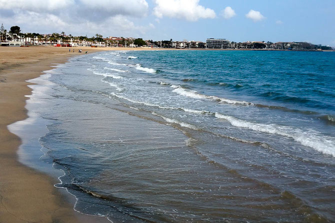 Regenpause. Am Strand von Cambrils