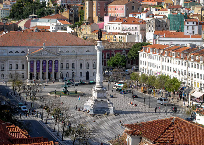 Blick auf den Rossio mit dem Bronzedenkmal für Pedro IV