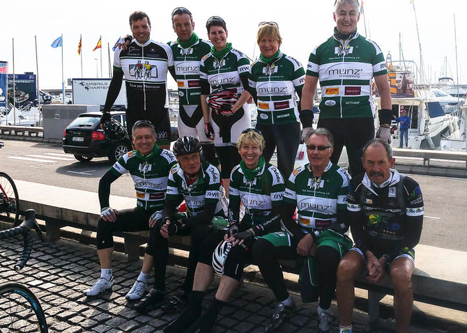 Es kann los gehen. Alois - Gruppe 4 - spricht uns VOR-TOUR-der-Hoffnung-Radlern Mut zu 😉