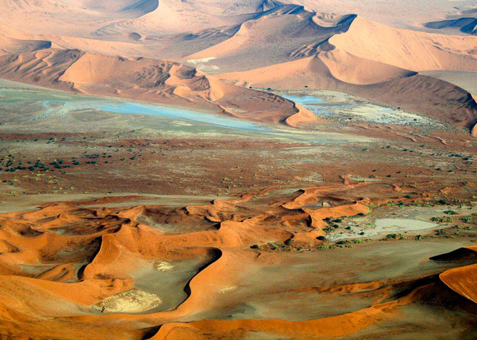 Die Sterndünen am Sossusvlei sind unbeweglich und gelten als die höchsten Dünen der Welt