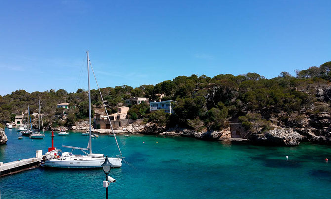 Unser Blick während der Mittagspause über die Cala Figuera.