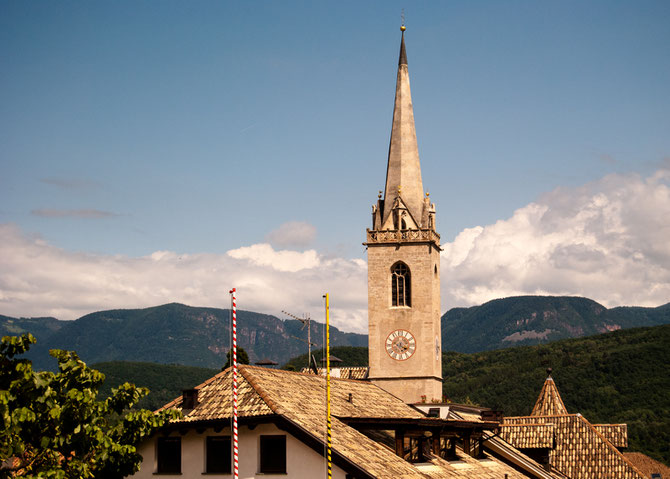 Pfarrkirche Maria Himmelfahrt im Ortszentrum Kalterns