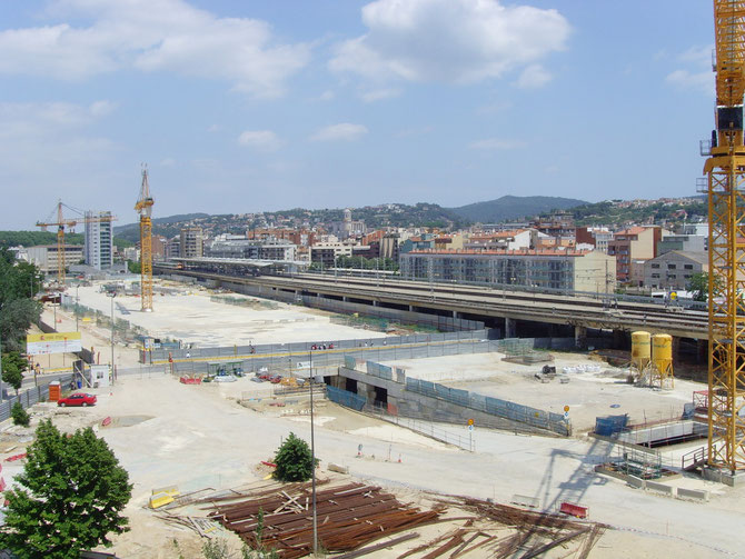 PARC CENTRAL 2012 ANTES QUE  QUE DESAPAREZCA VÍCTIMA DE  LA ESPECULACIÓN AL IGUAL QUE LA PLAZA EUROPA. QUITAR UN PARQUE  PARA LOS DEPREDADORES Y NEGOCIOS DE UNOS CUANTOS Y POR IMPOSICIÓN.