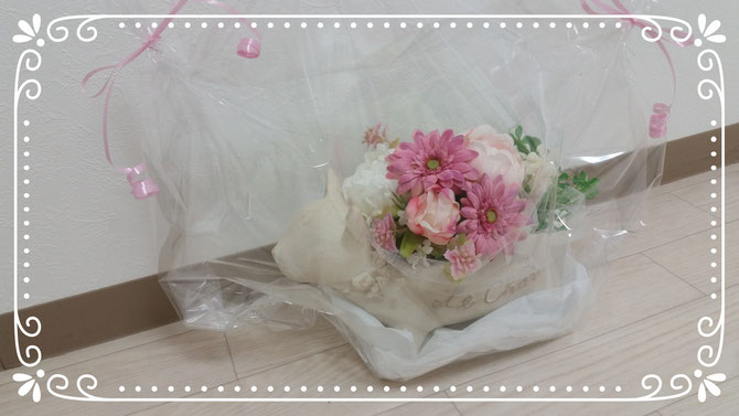 可愛いネコちゃんの花器のお花いただきました(=^・^=)ありがとうございます♡