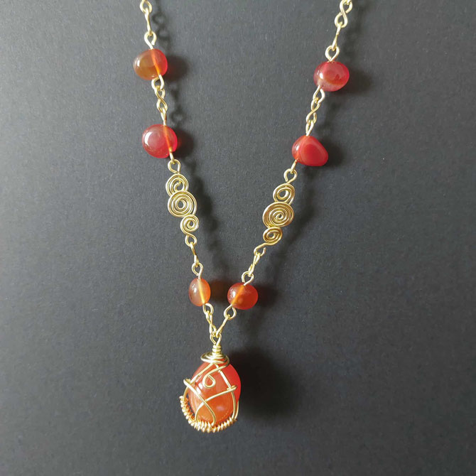 Collier cornaline doré pierres naturelles fait main l' Arche de Jessica