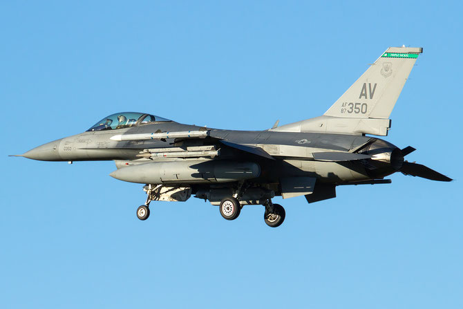 87-0350 AV F-16CM-40-CF 1C-1 555th FS Active