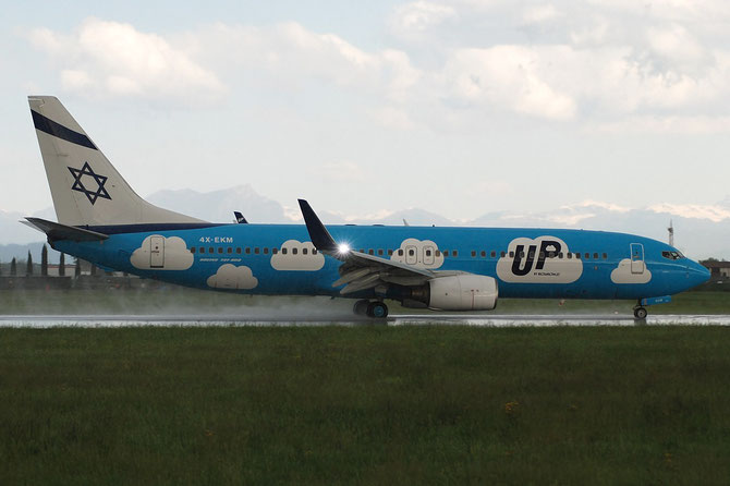 4X-EKM B737-804 30465/502 UP