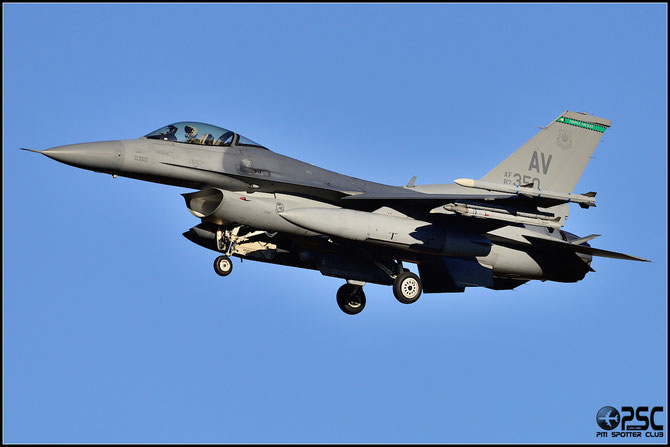 87-0350 AV F-16CM-40-CF 1C-1 555th FS Active