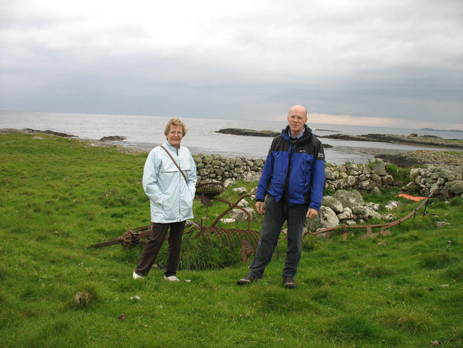 At the site of the abandoned croft at Heanish, 16 May 2009. Eleanor and Peter Symon. 
