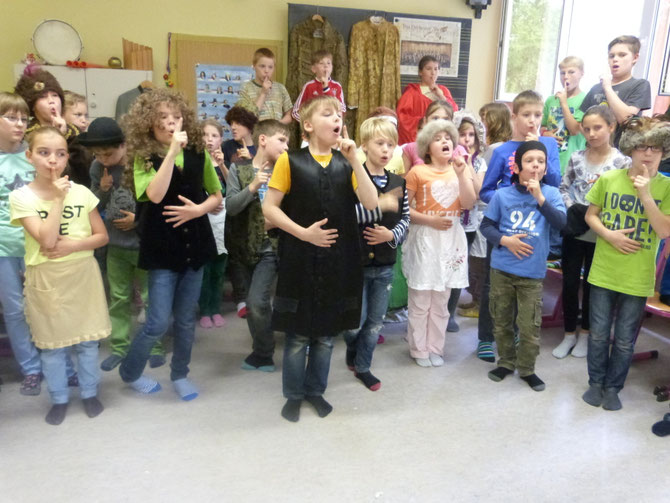Die Schüler der 4. Klasse der Grundschule Kolkwitz 