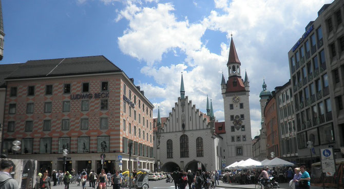 Vue d'une partie de Marienplatz