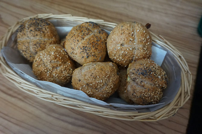 Rezept leckere Mini Dinkel Saaten Broetchen