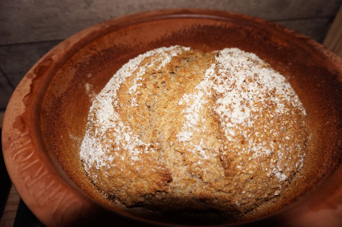 Leckeres Vollkornbrot wie vom Baecker | ekmek im Roemertopf