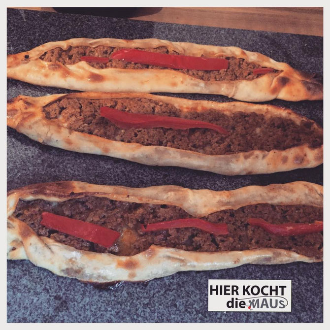 Rezept Türkische Pide | Teigschiffchen mit Hackfleisch