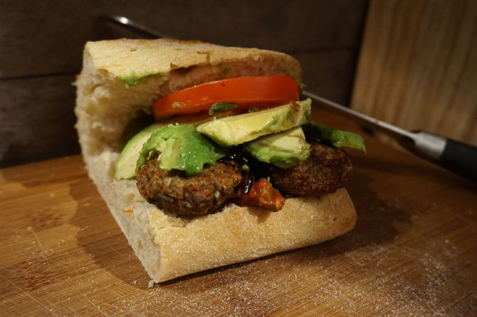 Rezept Koefte - Buletten Burger mit Avocado