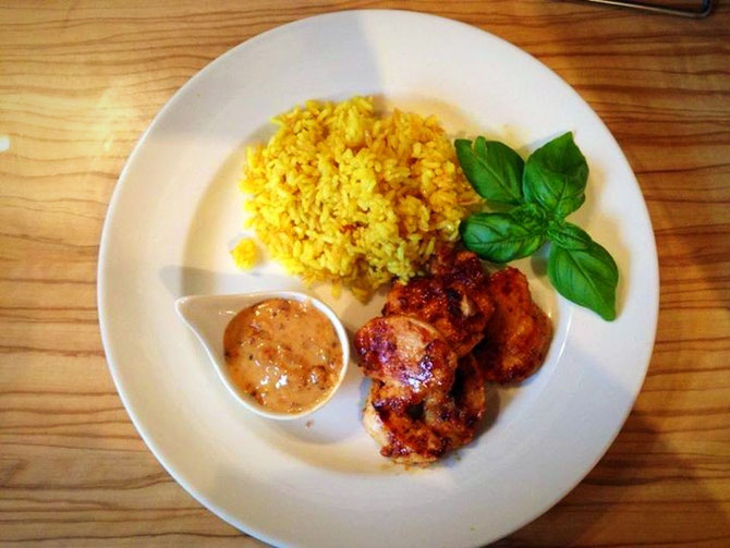 Marinierte Putenbrust mit Schmelzkaese und Honig - low carb