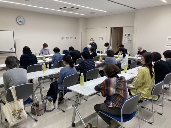 皆さん、感染対策をして、総会に臨みました。
