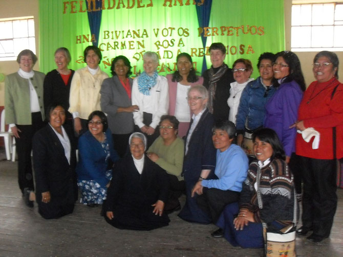 Hermanas de la Misericordia que estuvieron presentes desde varios lugares  se dieron cita para compartir a alegria.
